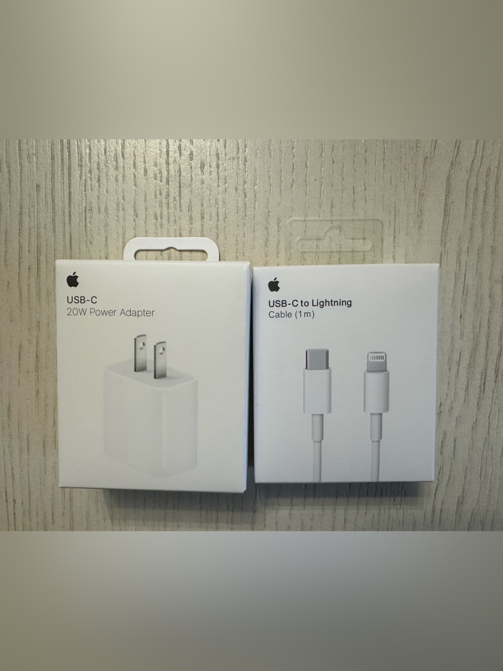 Apple USB-C 20W Power Adapter + USB-C to Lightning Cable - White